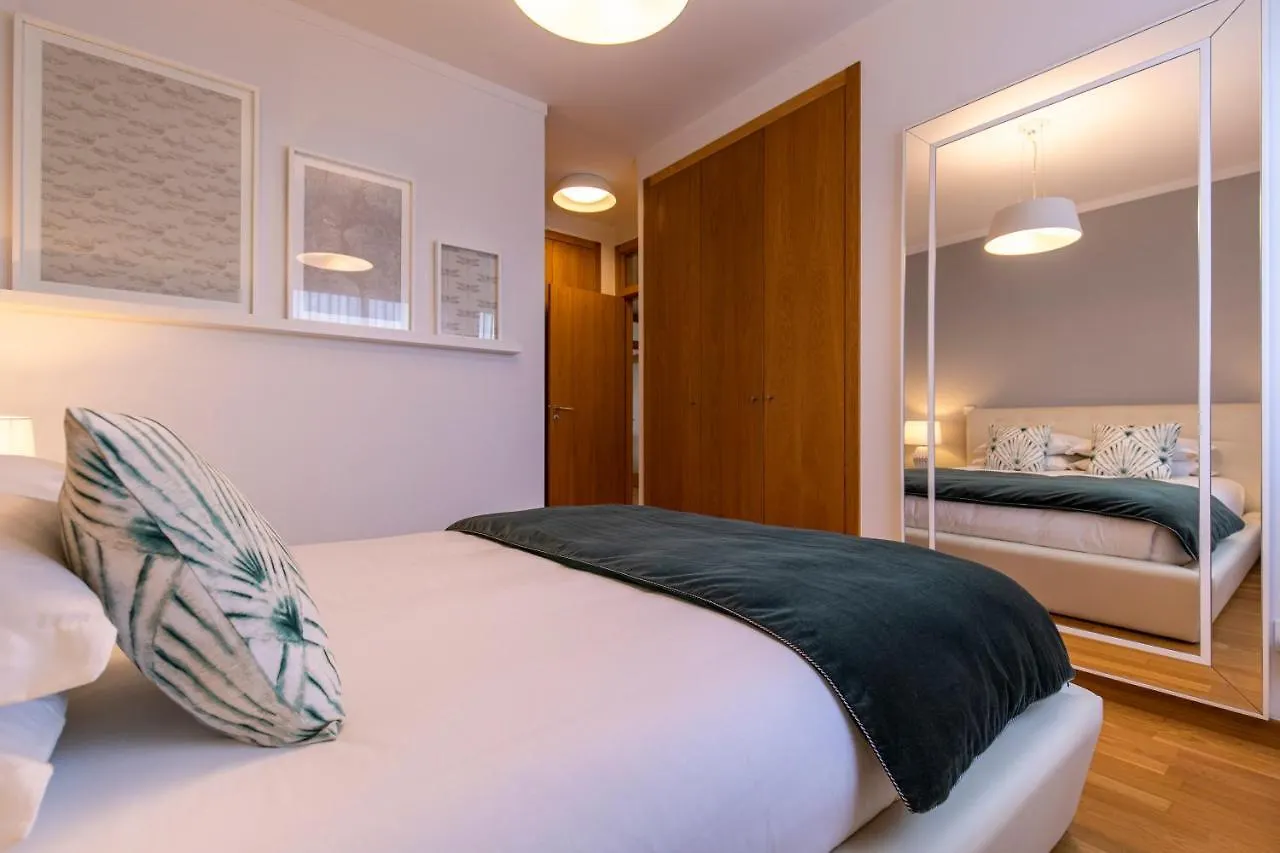 River View Apartment By Lisbon Heart 0*,  ポルトガル